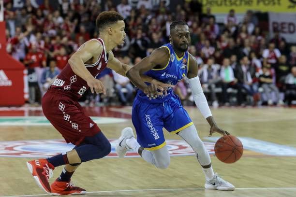 临场调整的 临场调整的